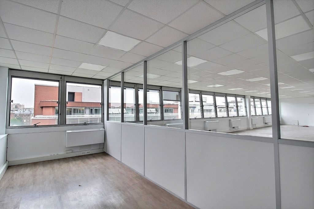 Bureaux à louer Danube (Métro ligne 7bis) de 219m² Photo 1