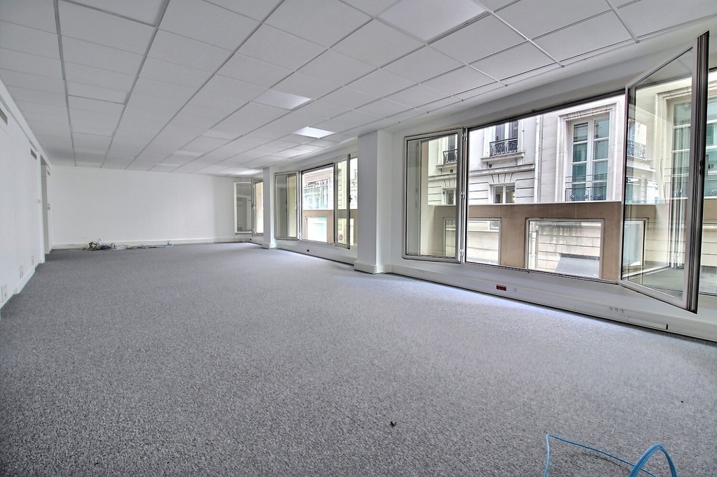 Bureaux à louer Quatre Septembre (Métro ligne 3) de 337m² Photo 1