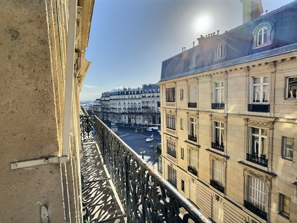 Bureaux à louer Iéna (Métro ligne 9) de 220m² Photo 1