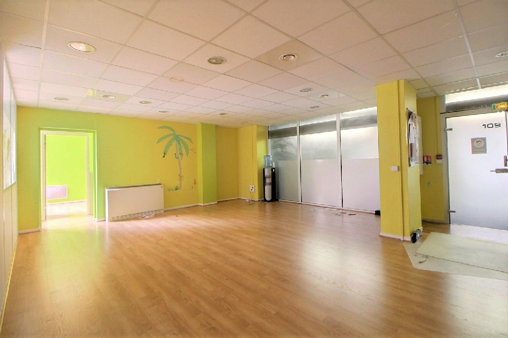 Bureaux à vendre Poissonnière (Métro ligne 7) de 225m² Photo 1