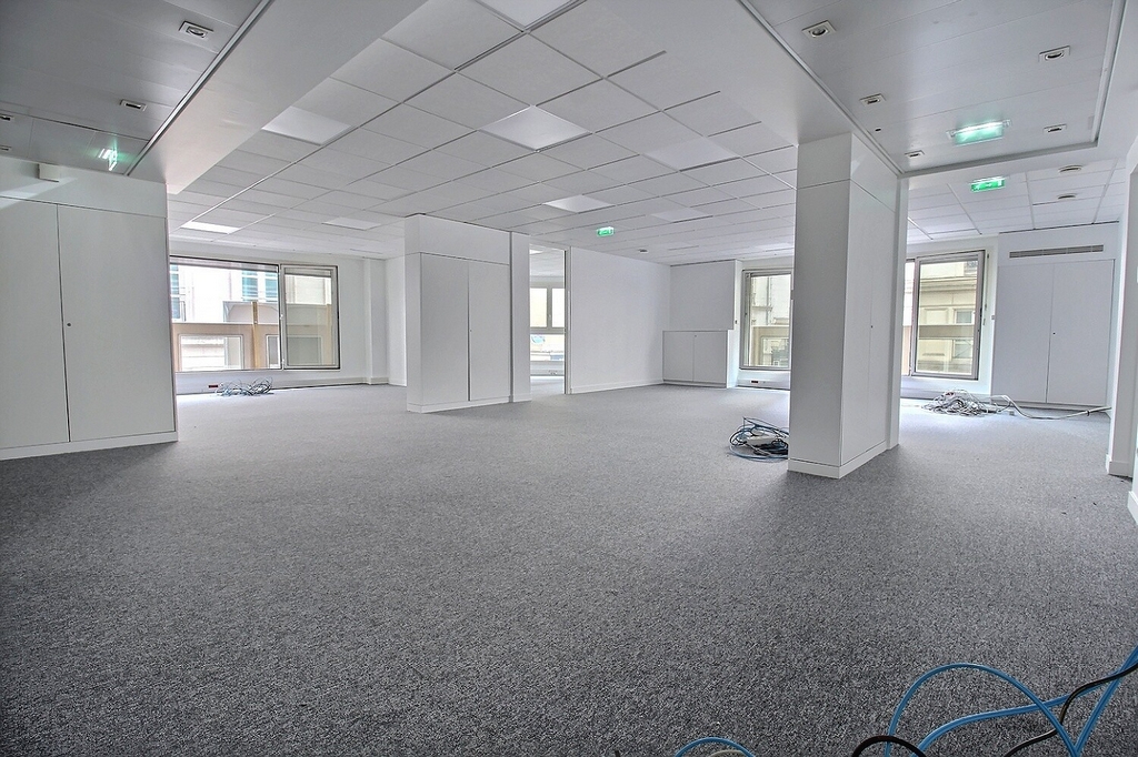 Bureaux à louer Quatre Septembre (Métro ligne 3) de 337m² Photo 3