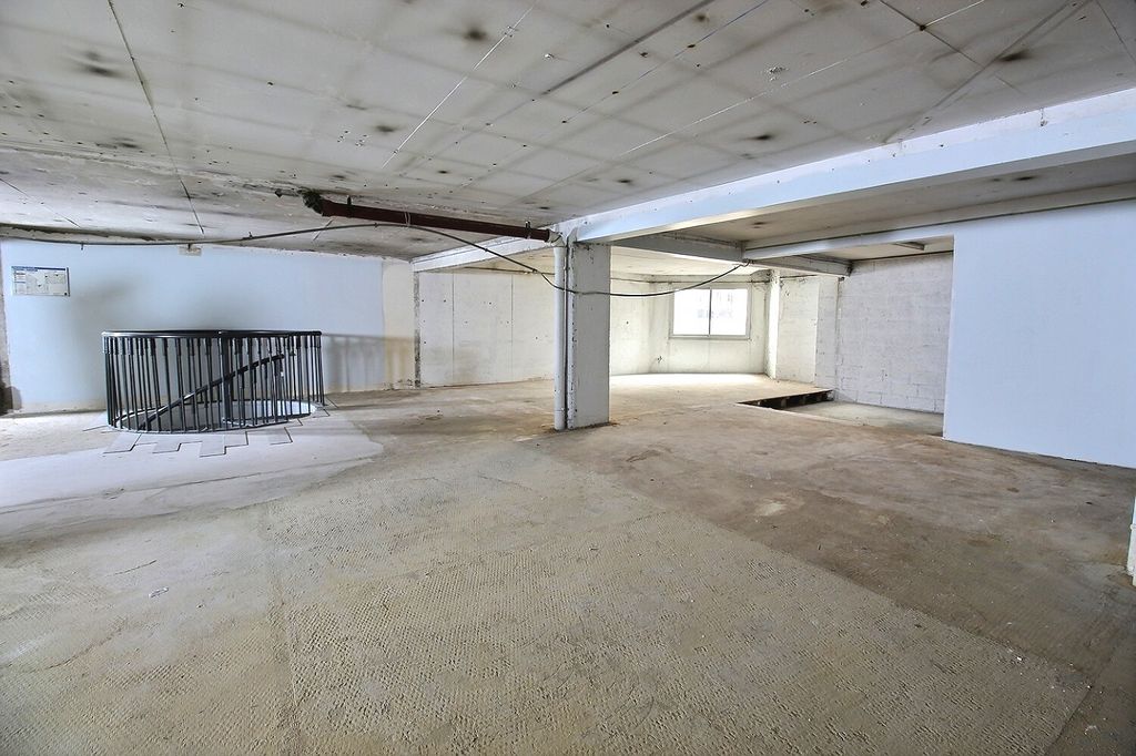 Bureaux à vendre Botzaris (Métro ligne 7bis) de 708m² Photo 3