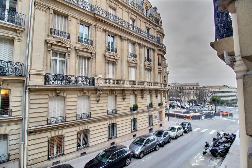 Bureaux à louer Trocadéro (Métro ligne 6) de 120m² Photo 6